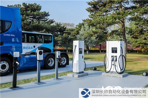 ABB展示了一系列面向多種場(chǎng)景需求的電動(dòng)汽車(chē)充電解決方案.jpg