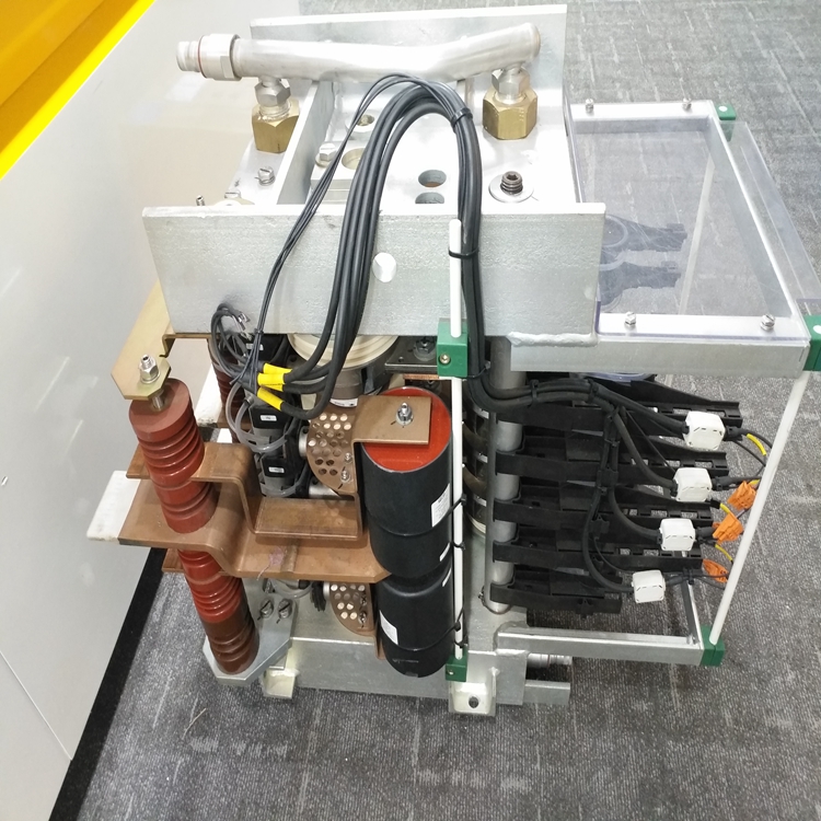 ABB 3BHL000986P0006 (2).jpg