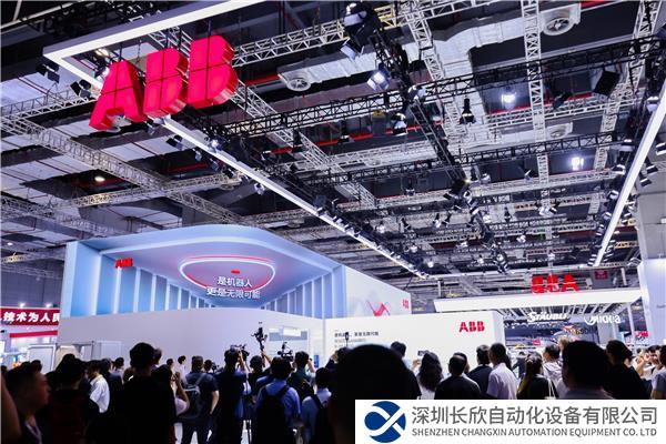 ABB機器人以“是機器人，更是無限可能”為主題亮相工博會.jpg